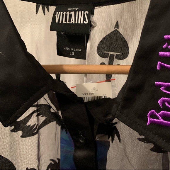 Disney Villians button down Large - Picture 5 of 5